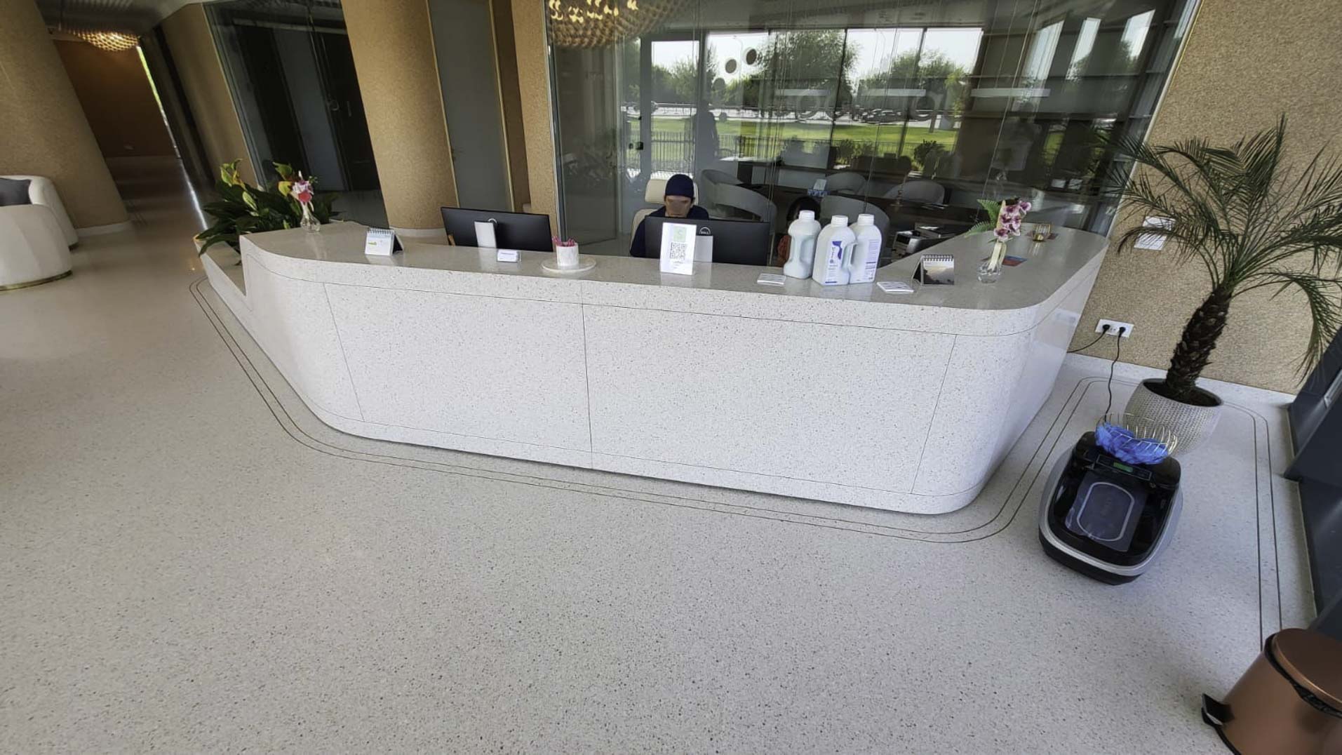 long reception desk at neoclinique